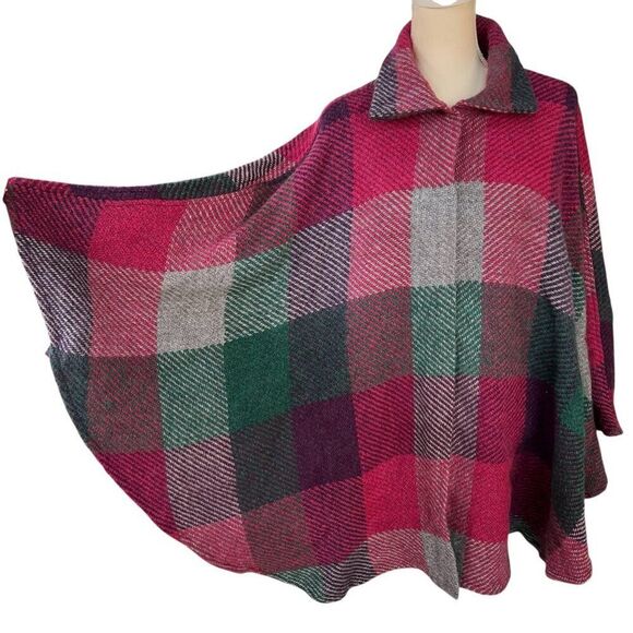 Aran Sweater Market Wool Blend Poncho Cape Snap Closure Mulberry Plaid OS - Picture 2 of 10